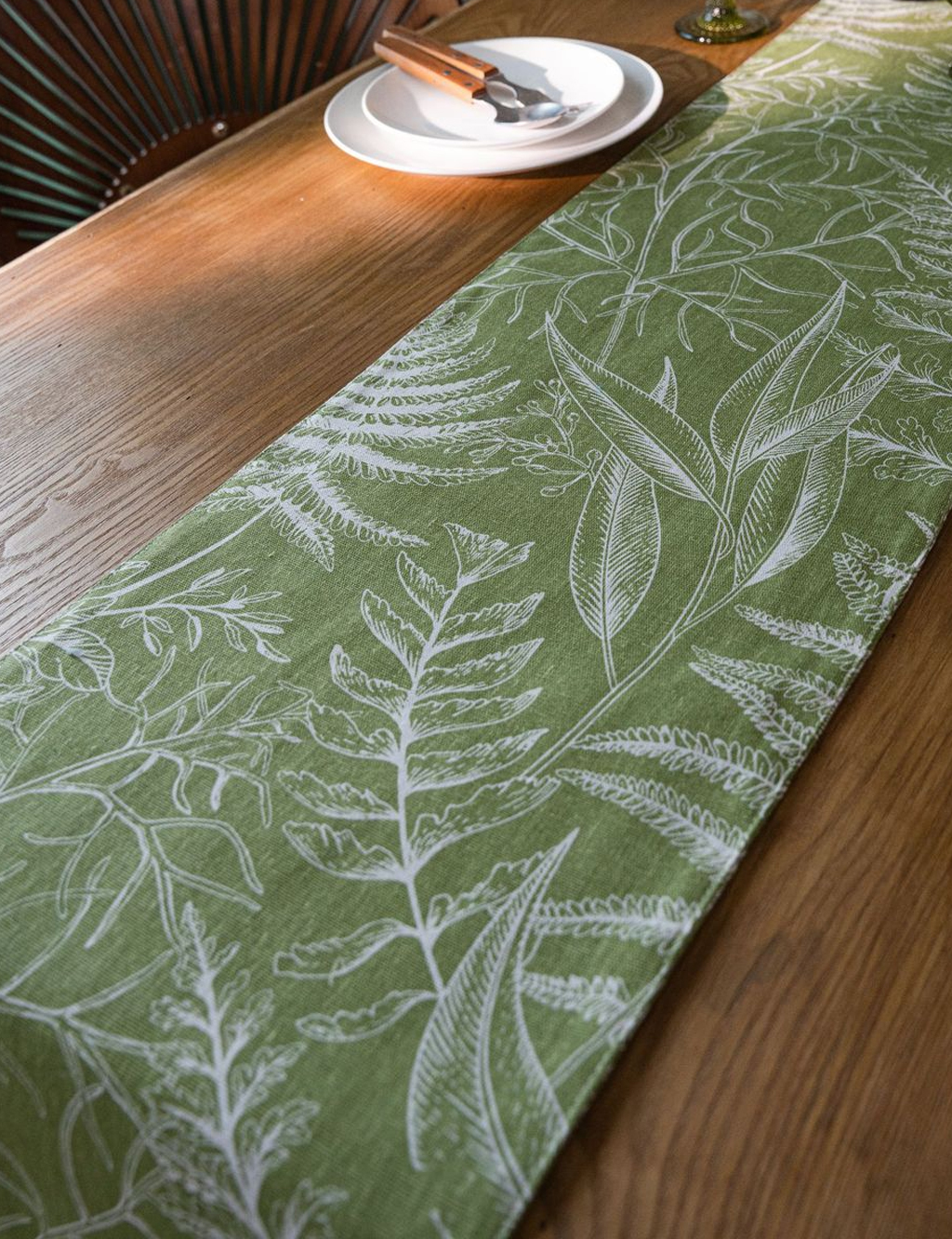 Botanical Fern Table Runner — Sage Green Leaf Print Cotton Farmhouse Decor