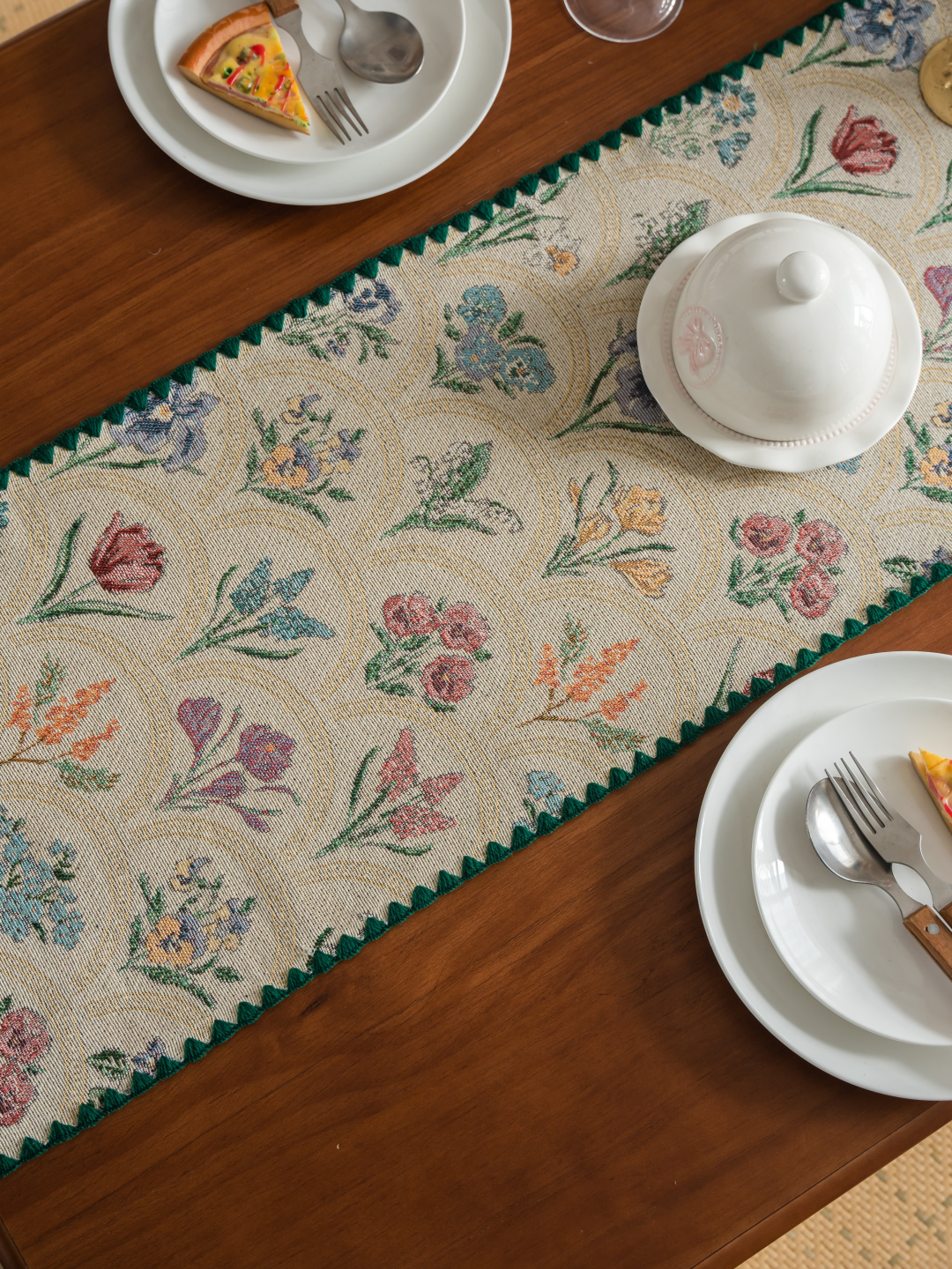 Floral Tapestry Table Runner — Vintage Botanical Wildflower Farmhouse Decor