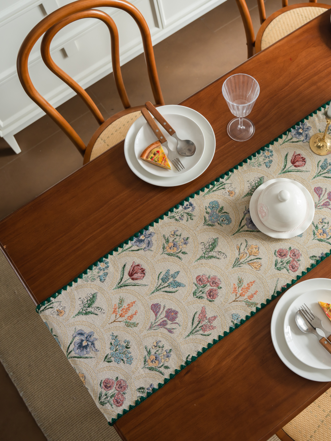 Floral Tapestry Table Runner — Vintage Botanical Wildflower Farmhouse Decor