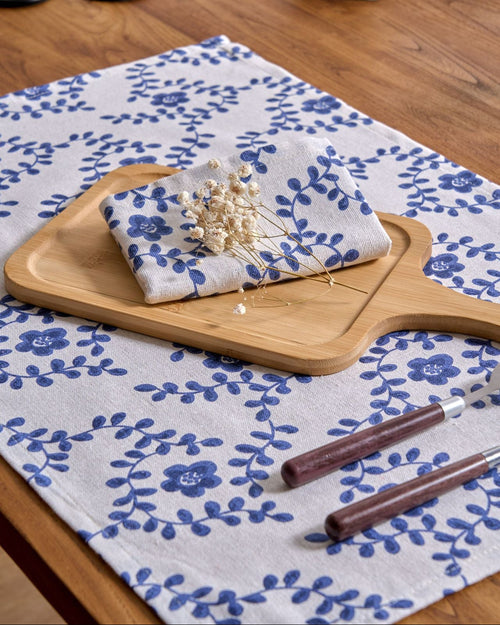 Blue ditsy floral cloth napkin, cotton blend vine print